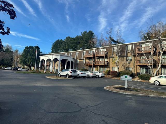 Royale Apartments